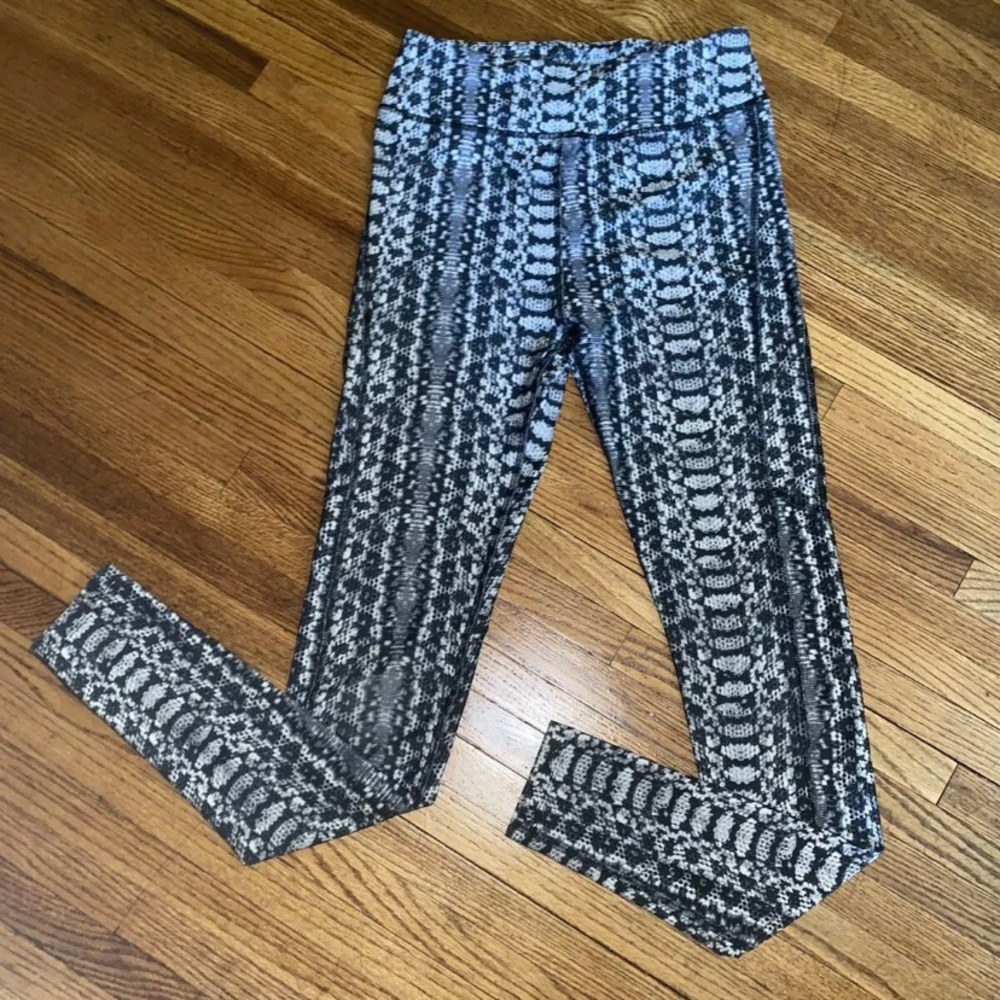 Under Armour leggings. Size small - Picture 2 of 3